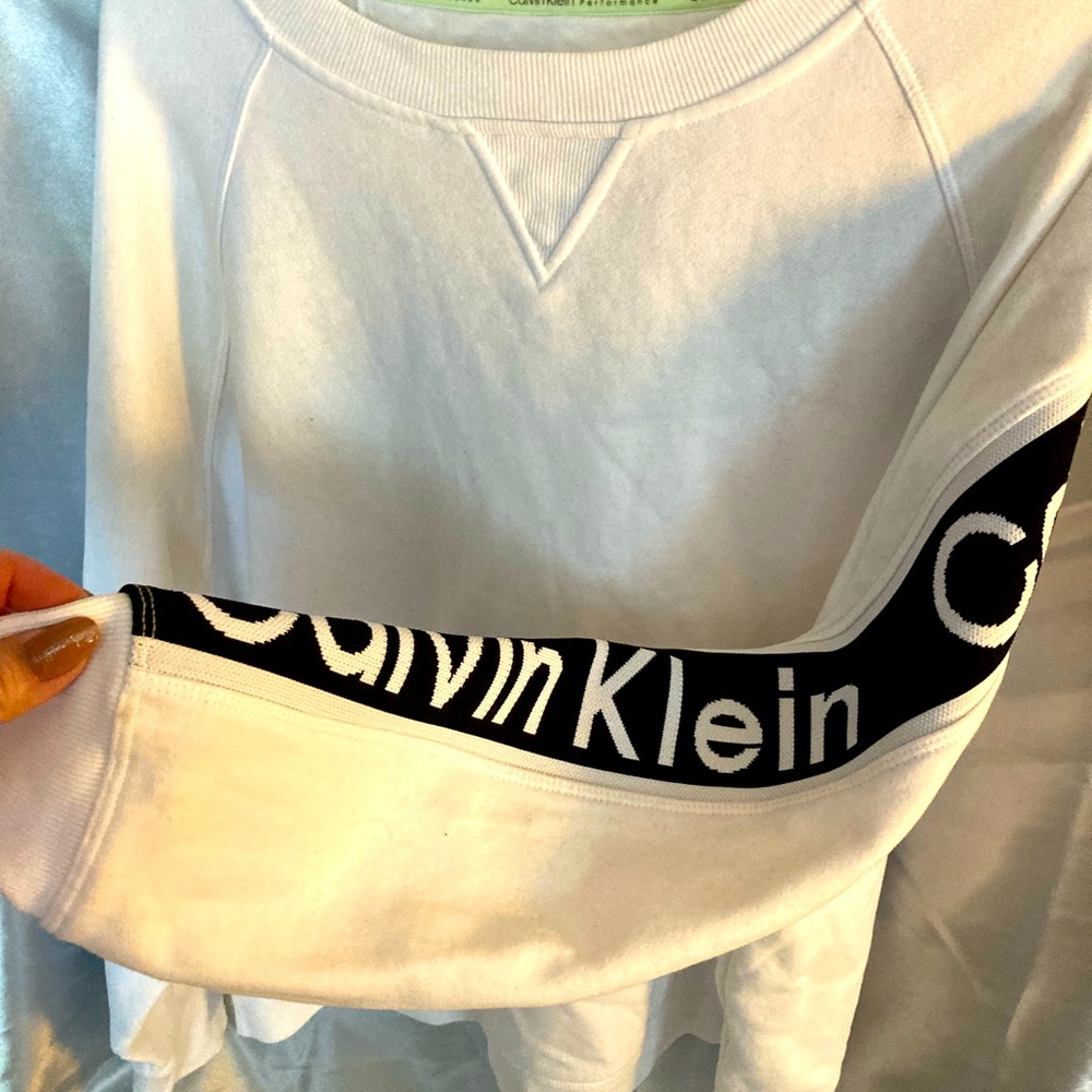 Calvin Klein Performance, size XL pullover sweatshirt.